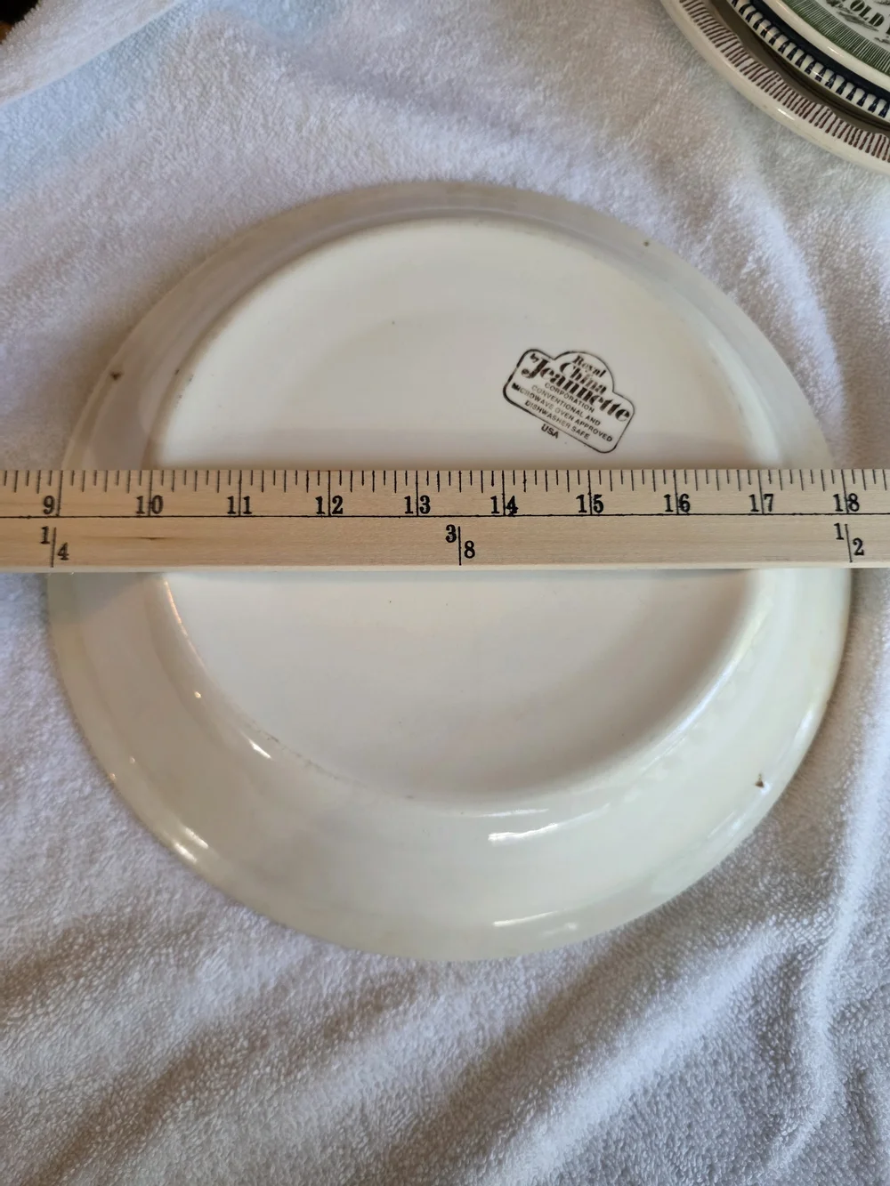 Vintage Royal China Jeannette Apple Pie Dish
